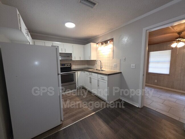 Foto del edificio - 843 Grove Ave