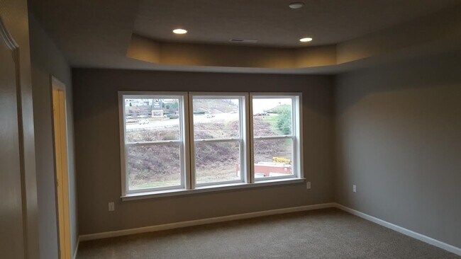 Foto del edificio - 3 Br. 3full and 1 half Ba. Townhouse Suncr...