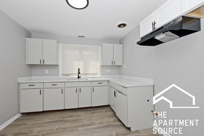 Foto del edificio - 1832 W 107th St