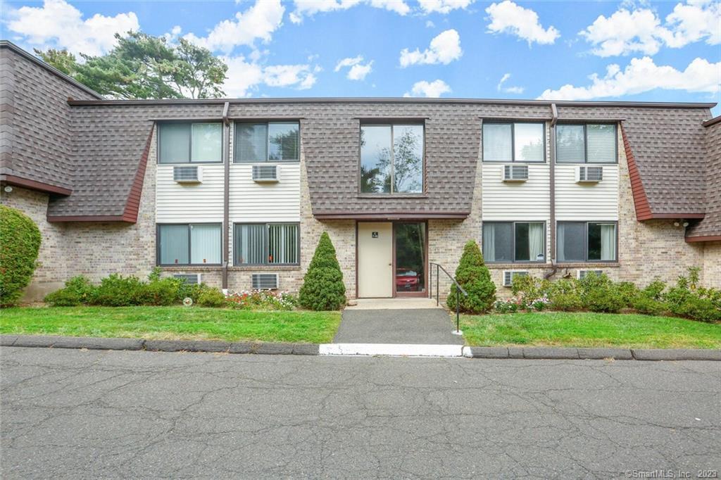 Foto principal - 255 Strawberry Hill Ave