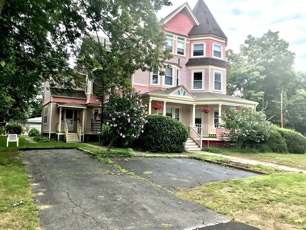 Primary Photo - 61 Western Ave