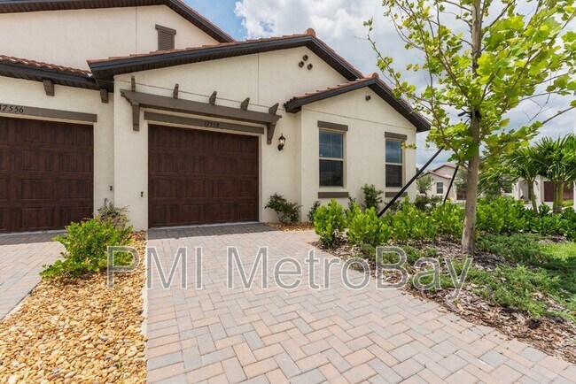 Foto del edificio - 17558 Holly Wl Ave