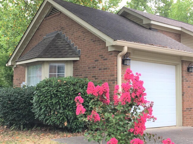 Foto del edificio - 100 Meridian Ct