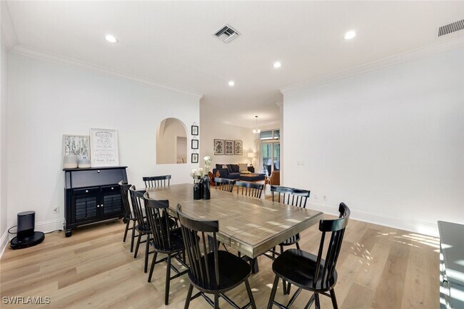 Foto del edificio - 7500 Woodland Bend Cir