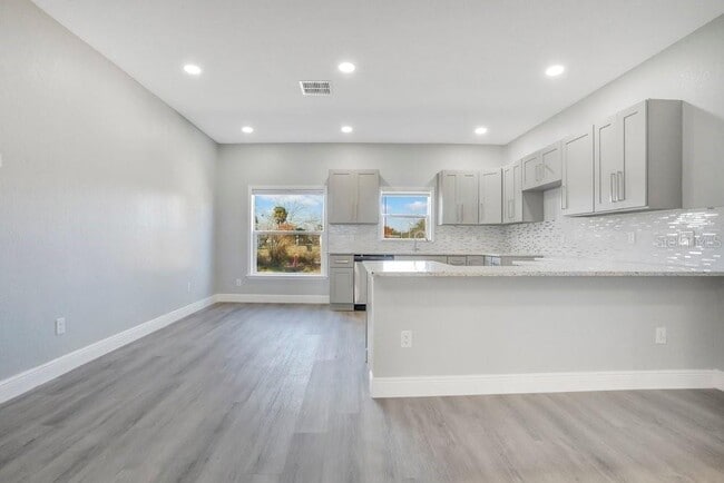 Building Photo - 910 Willie Mays Pkwy