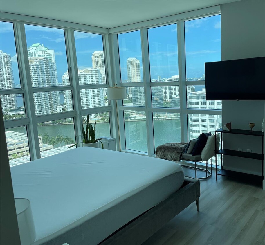 Foto principal - 950 Brickell Bay Dr