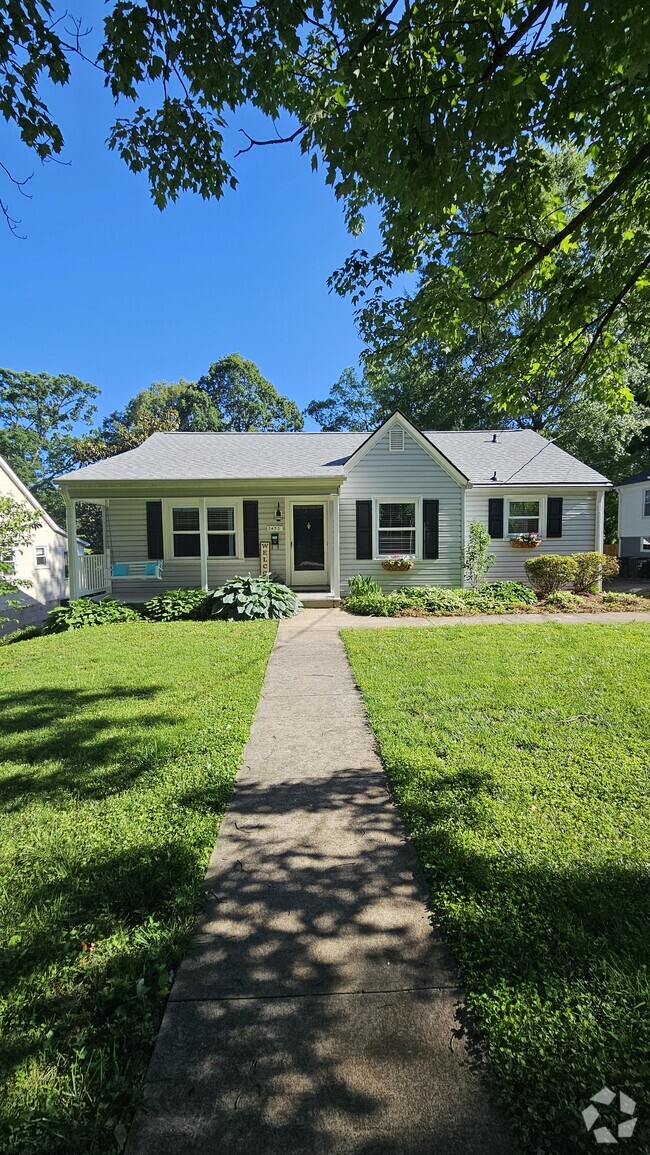 Building Photo - 2432 Westfield Ave