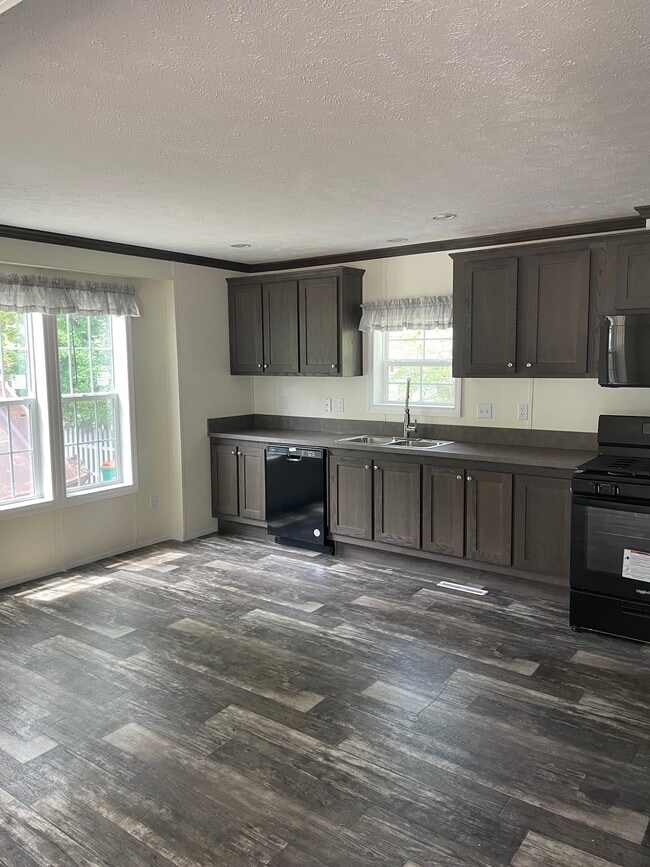 Building Photo - 7 Branette Ln