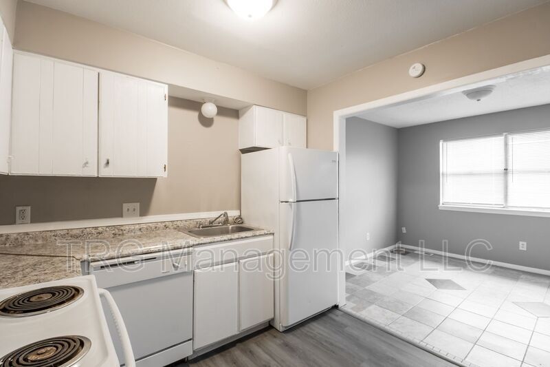 1029 S Glenn St Unit Apt. 3, Wichita, KS 67213 Condo for Rent in