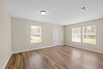Building Photo - 8244 Hartford St