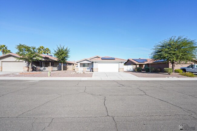 Building Photo - 13766 E 45th Ln