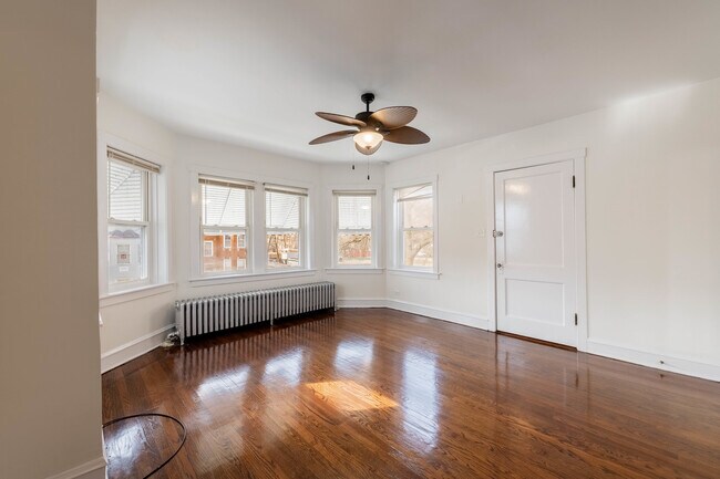 Building Photo - 4332 W Haddon Ave