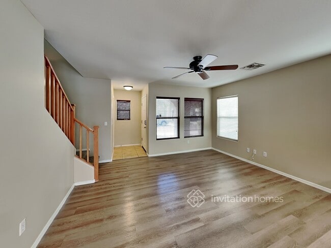 Building Photo - 8012 W Lynwood St