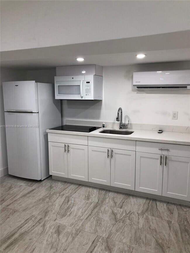 Foto del edificio - 16598 NE 4th Ave