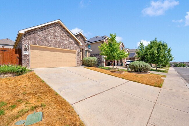 Charming 3 Bedroom 2 Bathroom + Office Hom... - Charming 3 Bedroom 2 Bathroom + Office Hom... House