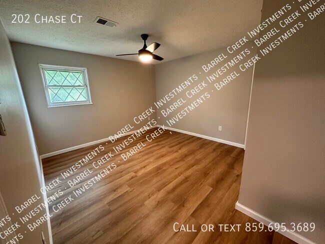 Foto del edificio - 3 Bed 1 Bath - 202 Chase Ct, Berea, KY 40403
