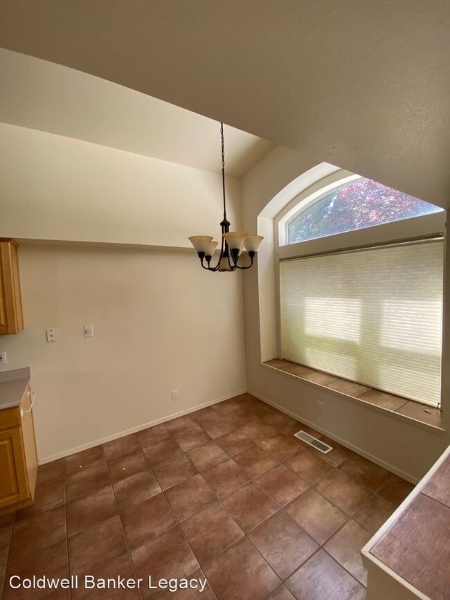 Building Photo - 3 br, 2 bath House - 7304 Quail Springs PL NE