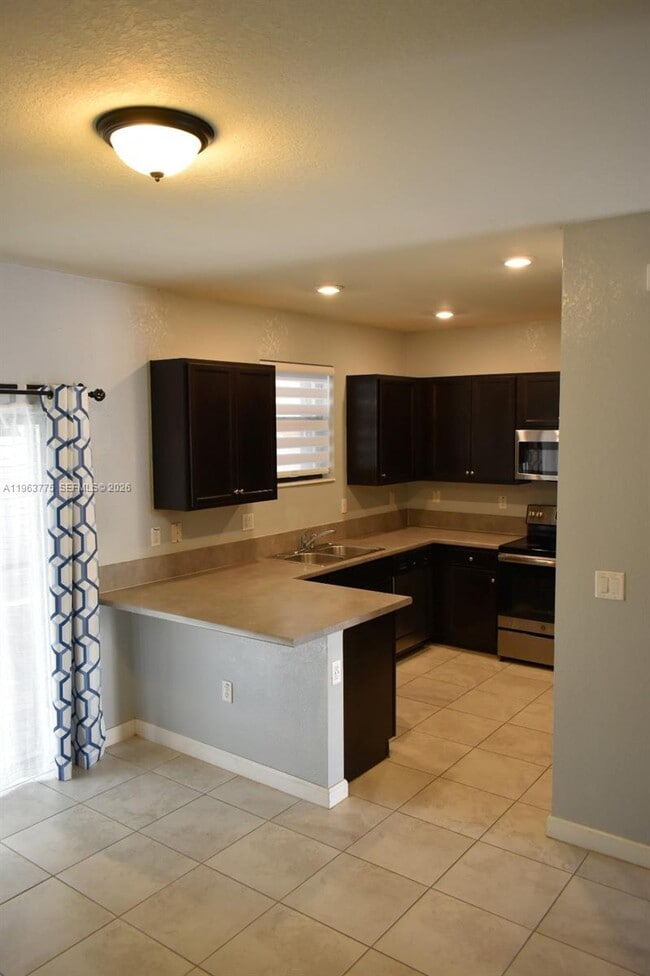 Foto del edificio - 3392 SE 1st St