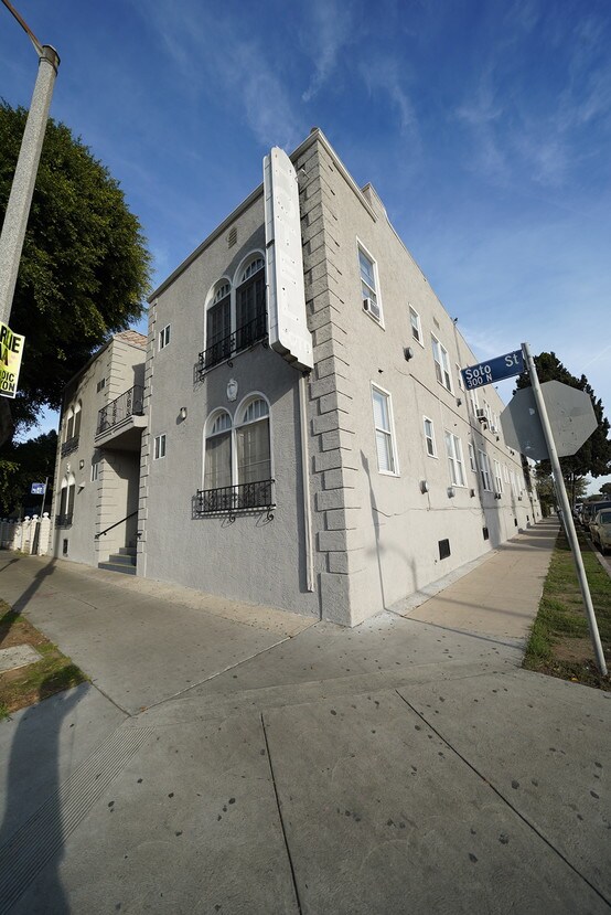 Primary Photo - 402 N Soto St