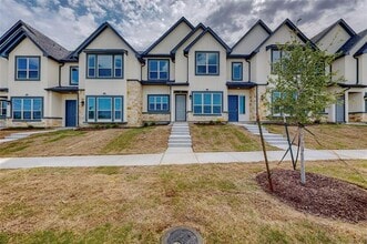 Building Photo - 16184 Doe Lk Dr