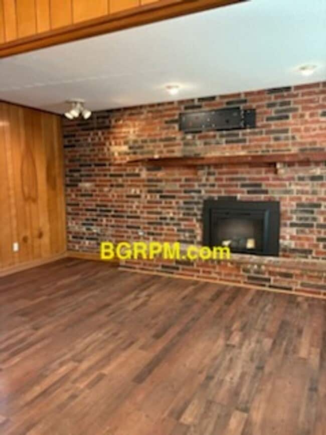 Building Photo - 6 Waterfront Dr