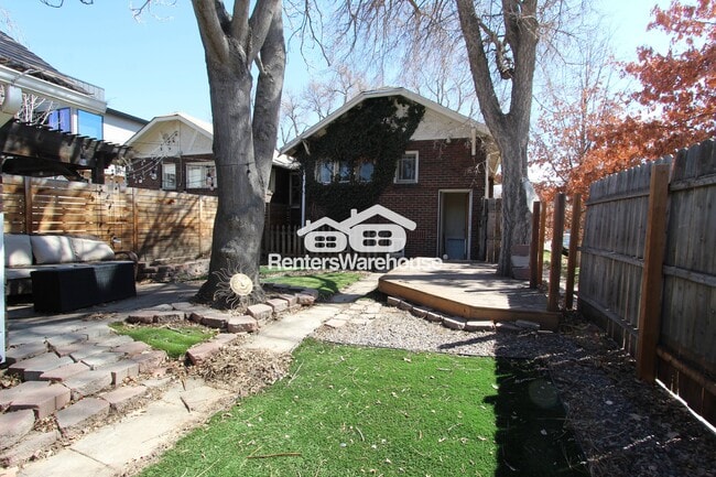Building Photo - 395 S Humboldt St