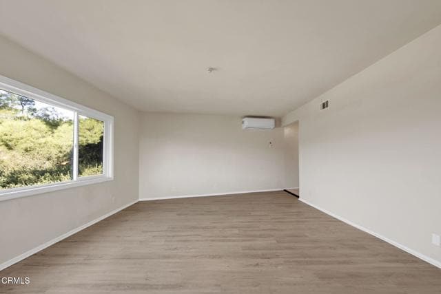Building Photo - 1537 Silverwood Dr