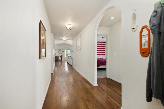 Building Photo - 7268 N Fairborne Ln