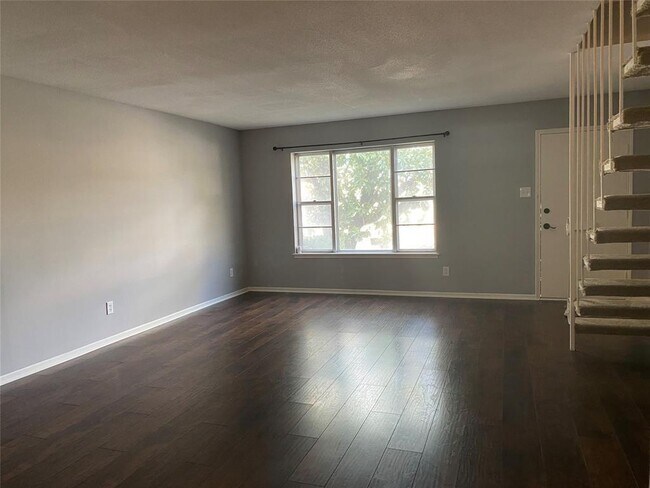 Foto del edificio - 8202 Fondren Rd