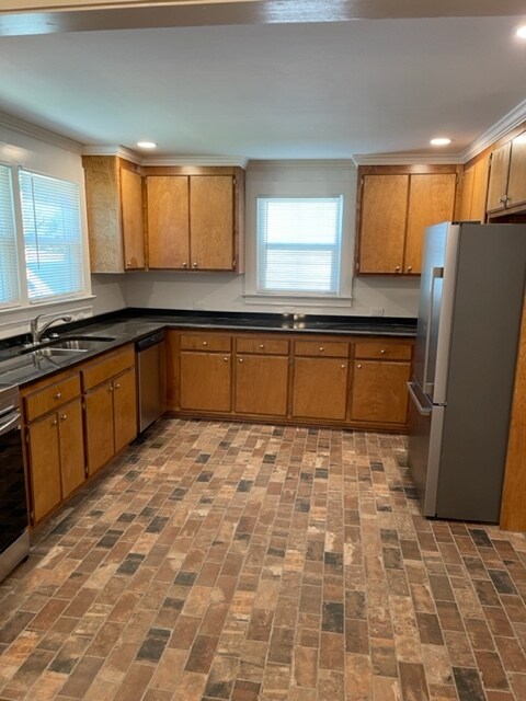 Building Photo - 44 3rd Ave