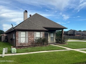 Building Photo - 114 Colchester Dr