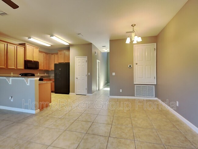 Foto del edificio - 2695 Revolution St