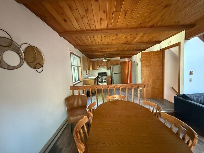 Foto del edificio - Charming 3BR House in Pocono Lake