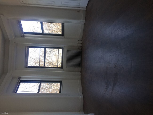 Building Photo - 1218 Halsey St