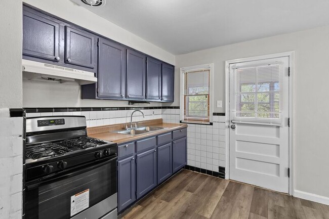 Building Photo - 10347 Ewell Dr