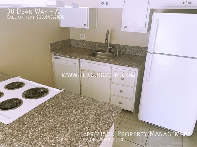 Building Photo - 30 Dean Way