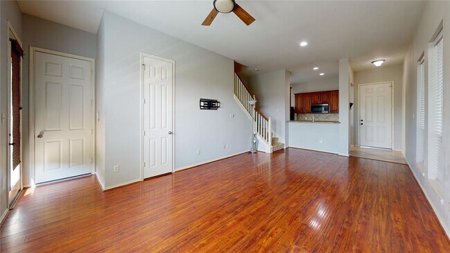 Foto del edificio - 7010 Plum Creek Terrace Ln
