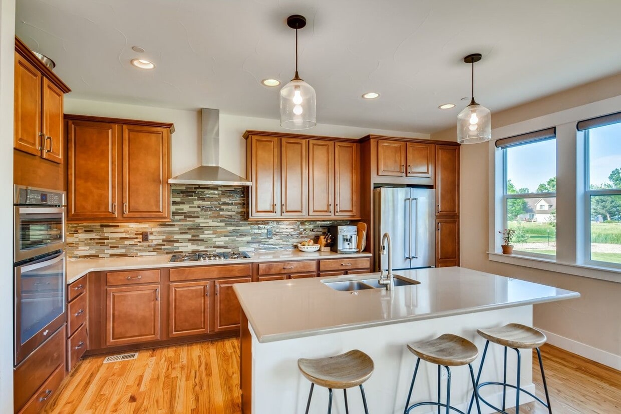 Primary Photo - Spacious 5 BDR Family Home in Niwot