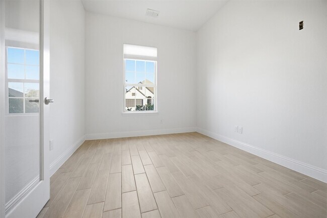 Foto del edificio - 208 Sequoia Dr