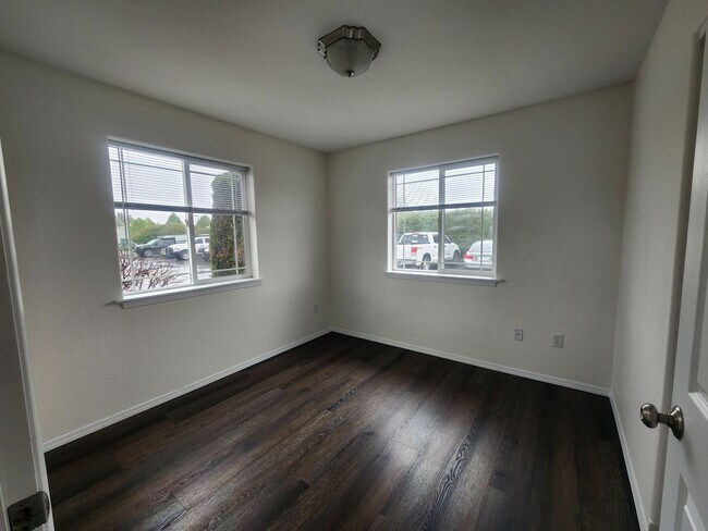 Foto del edificio - 3 bed 2 bath Condo for Rent in Columbia Falls, MT. $2,100/month
