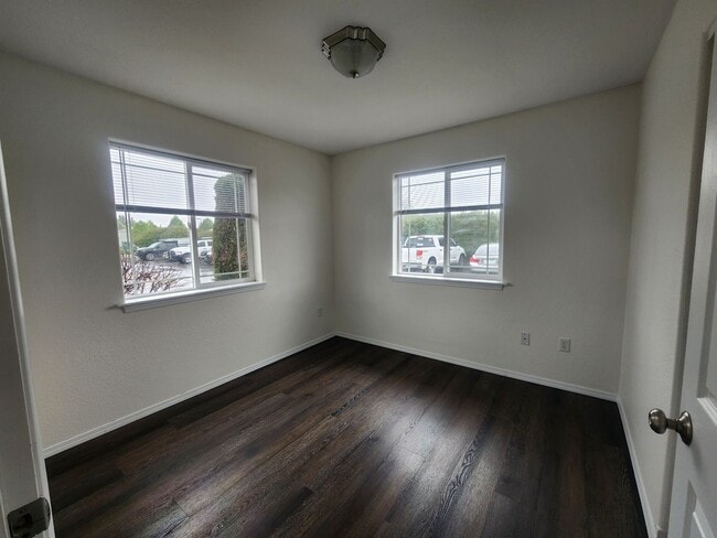 Building Photo - 3 bed 2 bath Condo for Rent in Columbia Falls, MT. $2,100/month