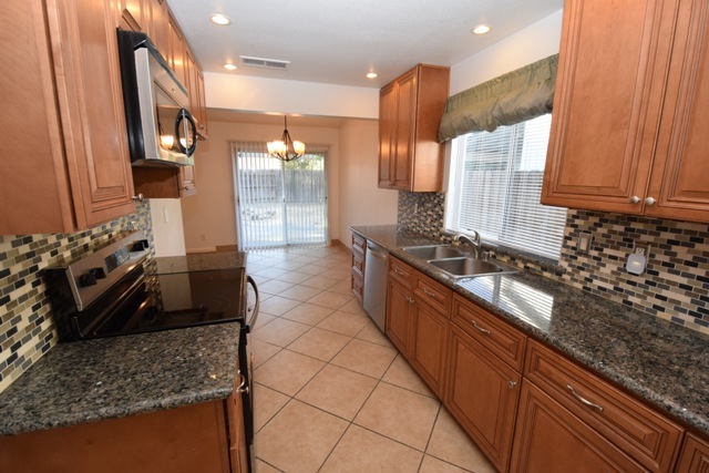 Building Photo - 6657 Briartree Way