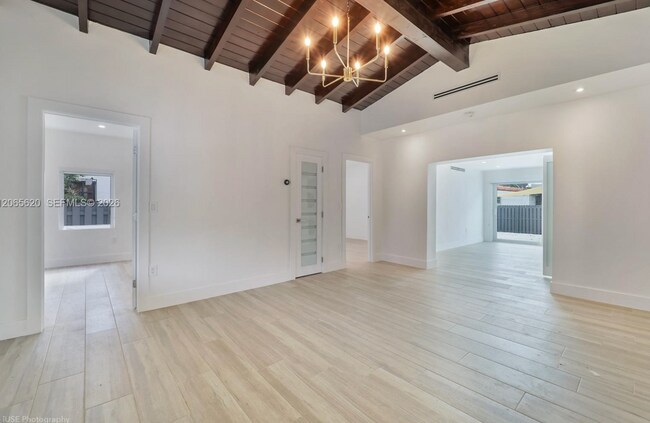 Foto del edificio - 1654 SW 18th Ave