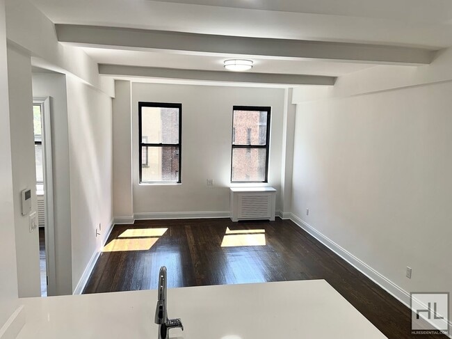 Foto del edificio - EAST 37 STREET