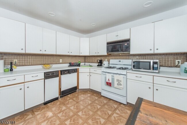 Foto del edificio - 846 Juniper Way