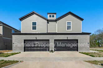 Building Photo - 777 S Benchmark Ln