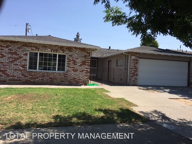 Primary Photo - 3924 Ross Ave