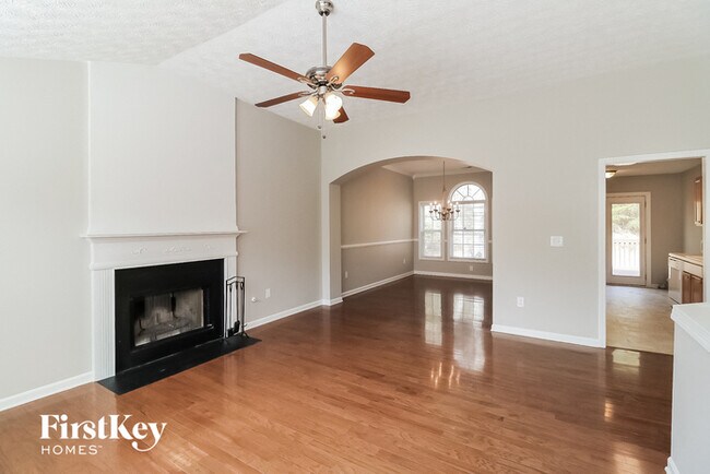Building Photo - 1627 Eagle Dr
