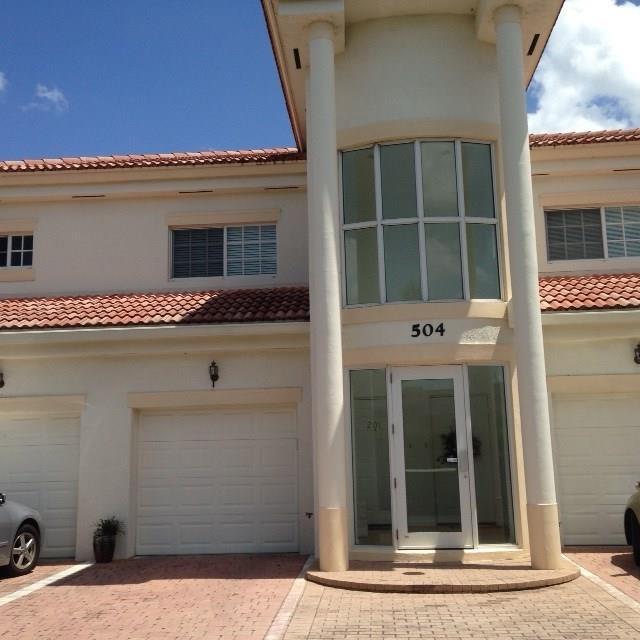 Building Photo - 504 7th Square SW