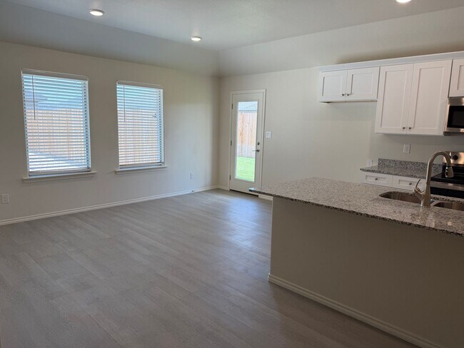 Foto del edificio - 1336 Loess St